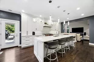 2S351 Chaucer Ct, Glen Ellyn, IL 60137 - Photo 13