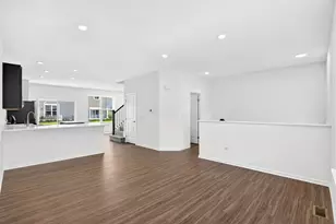 428 Red Oak Cir, Volo, IL 60020 - Photo 5