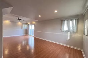 1131 E Grant Dr, Des Plaines, IL 60016 - Photo 9