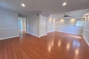 1131 E Grant Dr, Des Plaines, IL 60016 - Photo 7
