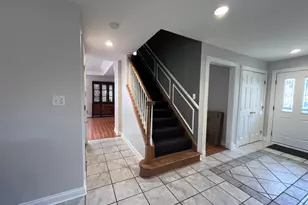1131 E Grant Dr, Des Plaines, IL 60016 - Photo 5