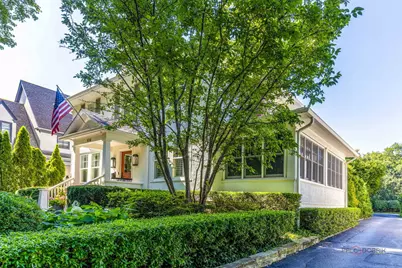 106 E Woodland Road, Lake Forest, IL 60045 - Photo 3