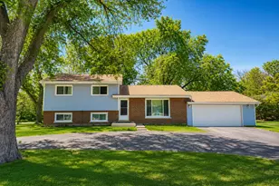 1352 Glen Ellyn Rd, Glendale Heights, IL 60139 - Photo 1
