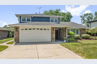 10362 S Alta Drive, Palos Hills, IL 60465 - Photo 1