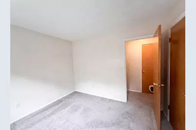 912 Hollycrest Drive, Champaign, IL 61821 - Photo 9