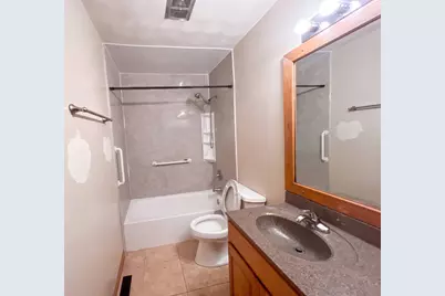 912 Hollycrest Drive, Champaign, IL 61821 - Photo 11