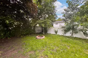 912 Hollycrest Dr, Champaign, IL 61821 - Photo 15