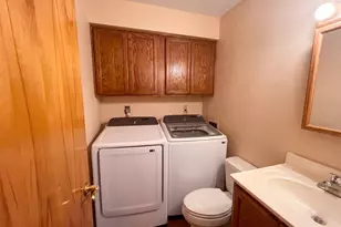 912 Hollycrest Dr, Champaign, IL 61821 - Photo 13