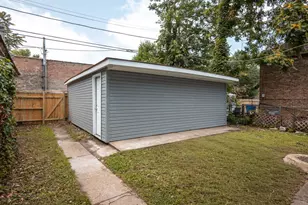 8504 S Baltimore Ave, Chicago, IL 60617 - Photo 15