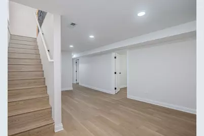 8504 S Baltimore Avenue, Chicago, IL 60617 - Photo 11