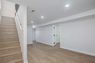 8504 S Baltimore Ave, Chicago, IL 60617 - Photo 11