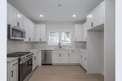 8504 S Baltimore Avenue, Chicago, IL 60617 - Photo 5