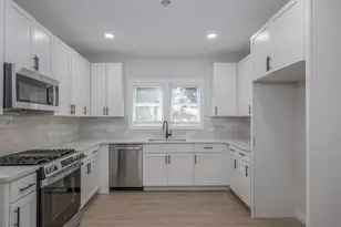 8504 S Baltimore Ave, Chicago, IL 60617 - Photo 5