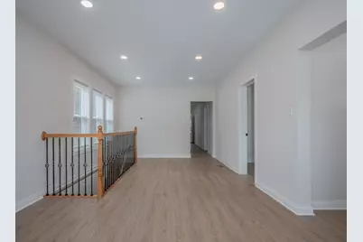 8504 S Baltimore Avenue, Chicago, IL 60617 - Photo 3