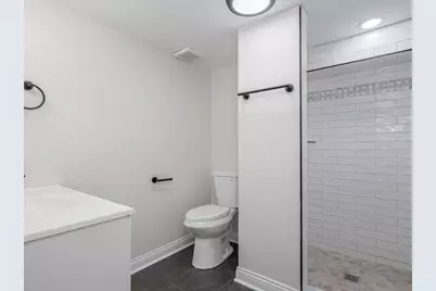8504 S Baltimore Avenue, Chicago, IL 60617 - Photo 13