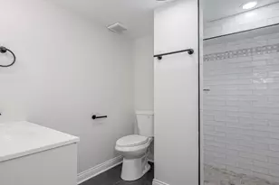 8504 S Baltimore Ave, Chicago, IL 60617 - Photo 13