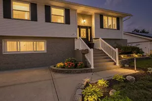 336 Hemlock Ave, Romeoville, IL 60446 - Photo 1