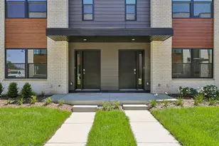 2228 Waters Edge Dr, Schaumburg, IL 60173 - Photo 3