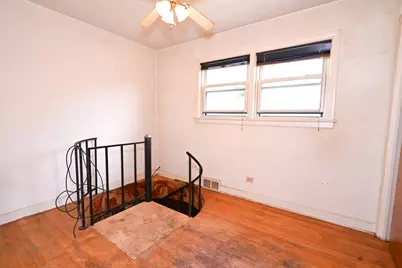 8425 Christiana Avenue, Skokie, IL 60076 - Photo 7