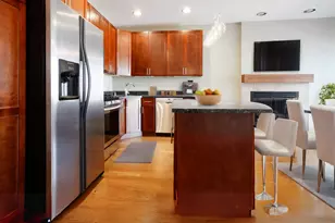 4237 S Calumet Ave, Chicago, IL 60653 - Photo 3