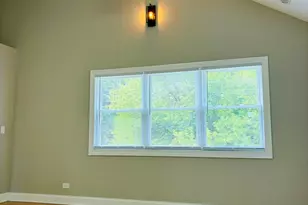 7850 Suburban Ln, Bridgeview, IL 60455 - Photo 9