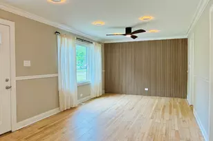 7850 Suburban Ln, Bridgeview, IL 60455 - Photo 3