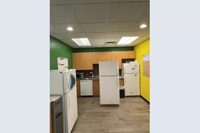 80 N Virginia Street #B, Crystal Lake, IL 60014 - Photo 9
