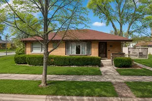 719 S Hawthorne Ave, Elmhurst, IL 60126 - Photo 1