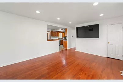 6940 Olympic Drive, Bridgeview, IL 60455 - Photo 9
