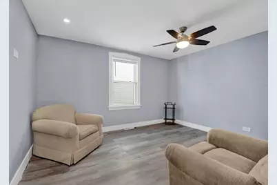5942 W Thorndale Avenue, Chicago, IL 60646 - Photo 11