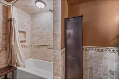 5942 W Thorndale Avenue, Chicago, IL 60646 - Photo 25