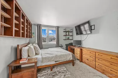 5942 W Thorndale Avenue, Chicago, IL 60646 - Photo 23