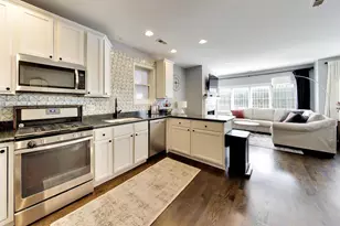 3250 N Damen Ave, Chicago, IL 60618 - Photo 11