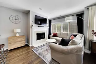 3250 N Damen Ave, Chicago, IL 60618 - Photo 3