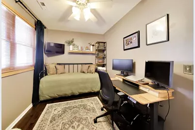 3250 N Damen Avenue #2, Chicago, IL 60618 - Photo 17