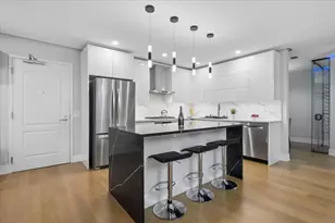 630 N State St, Chicago, IL 60654 - Photo 9