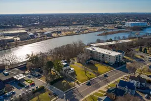 479 N Lake St, Aurora, IL 60506 - Photo 43