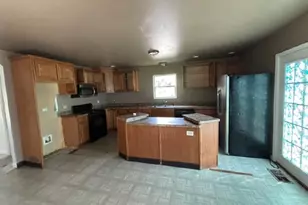 11031 S Mackinaw Ave, Chicago, IL 60617 - Photo 5