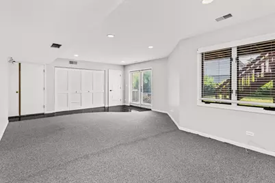 933 W Essex Place, Arlington Heights, IL 60004 - Photo 15