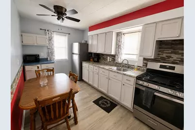924 Hillwood Circle, Round Lake Beach, IL 60073 - Photo 5