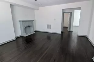 7953 S Essex Ave, Chicago, IL 60617 - Photo 3