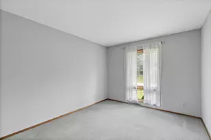318 Laurel Ln, Dekalb, IL 60115 - Photo 15