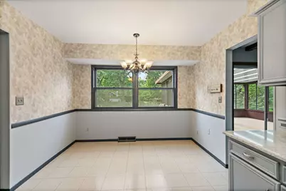 318 Laurel Lane, Dekalb, IL 60115 - Photo 11