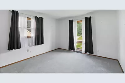 318 Laurel Lane, Dekalb, IL 60115 - Photo 17