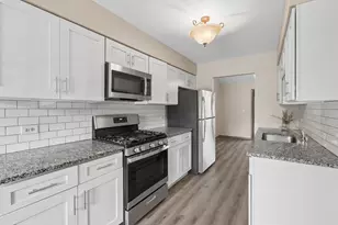 602 Country Ln, Des Plaines, IL 60016 - Photo 7