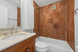 450 W Briar Pl, Chicago, IL 60657 - Photo 11