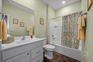 910 Darwin St, North Aurora, IL 60542 - Photo 13