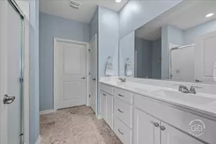 910 Darwin St, North Aurora, IL 60542 - Photo 11