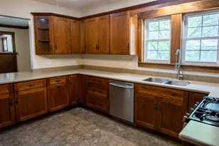 224 N Maple St, Gilman, IL 60938 - Photo 9