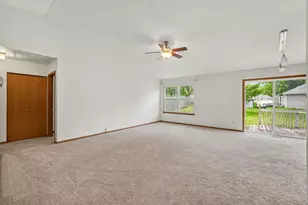 3512 Portsmouth Dr, Zion, IL 60099 - Photo 7